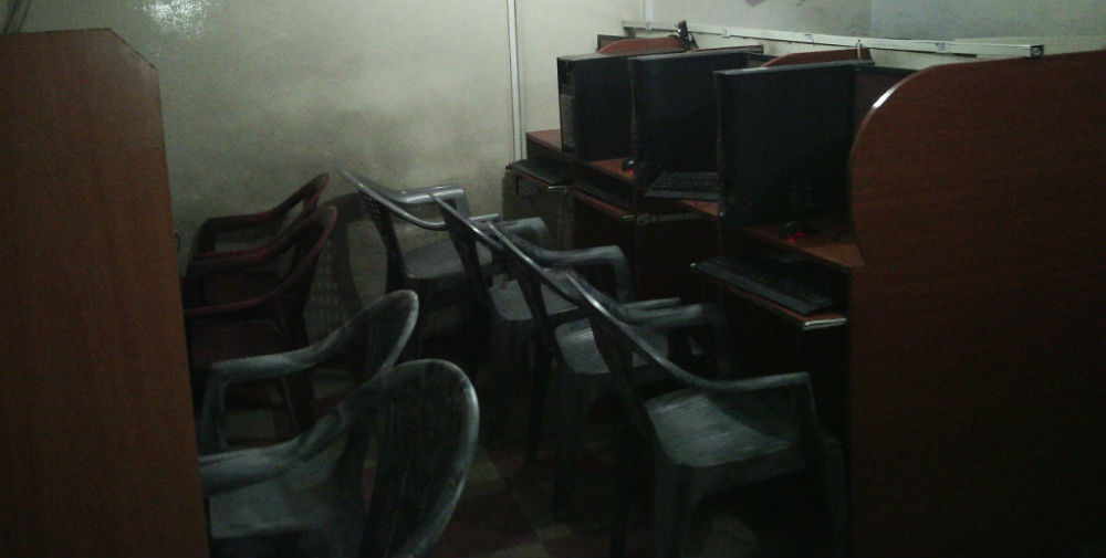 The cyber cafe one side