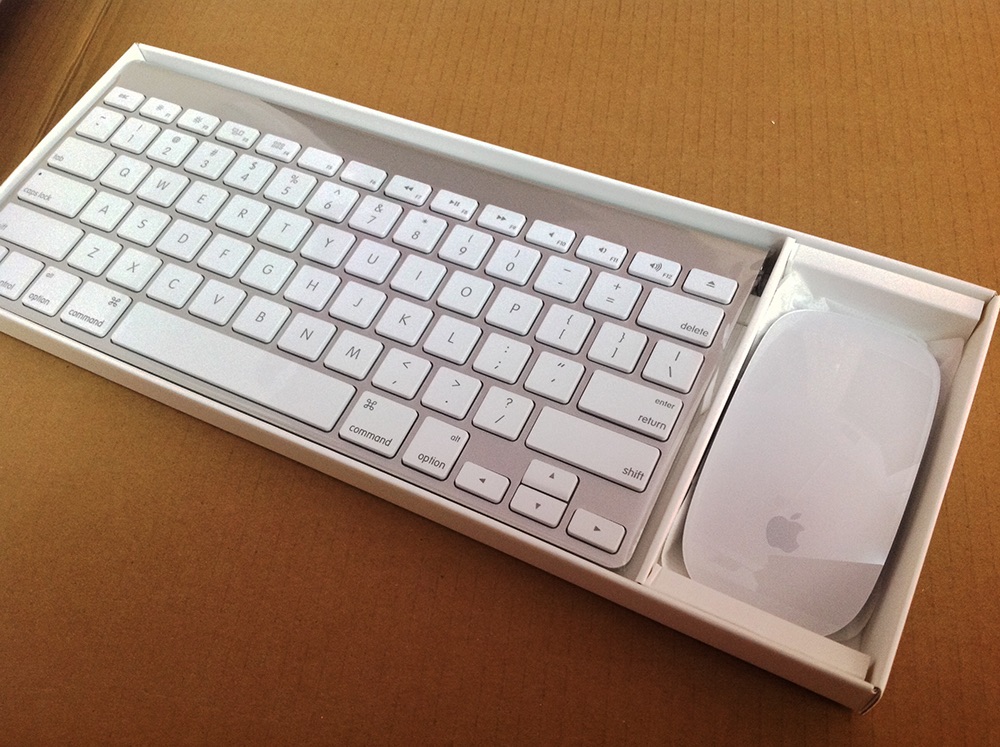 iMac-keyboard-unboxing