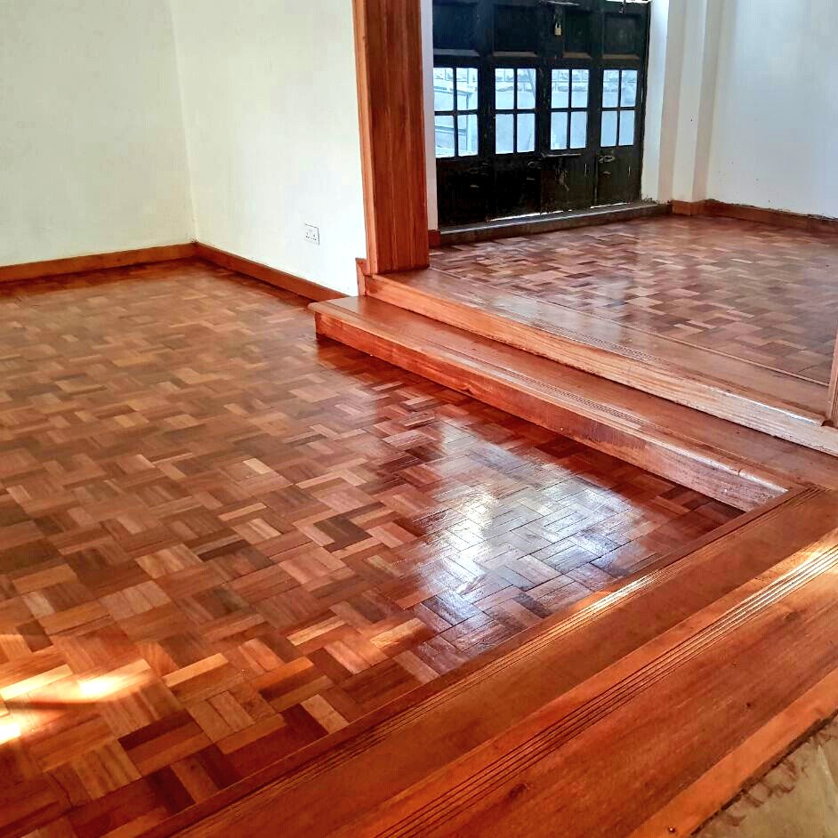 Wooden floor paquets