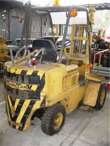 caterpila forklift