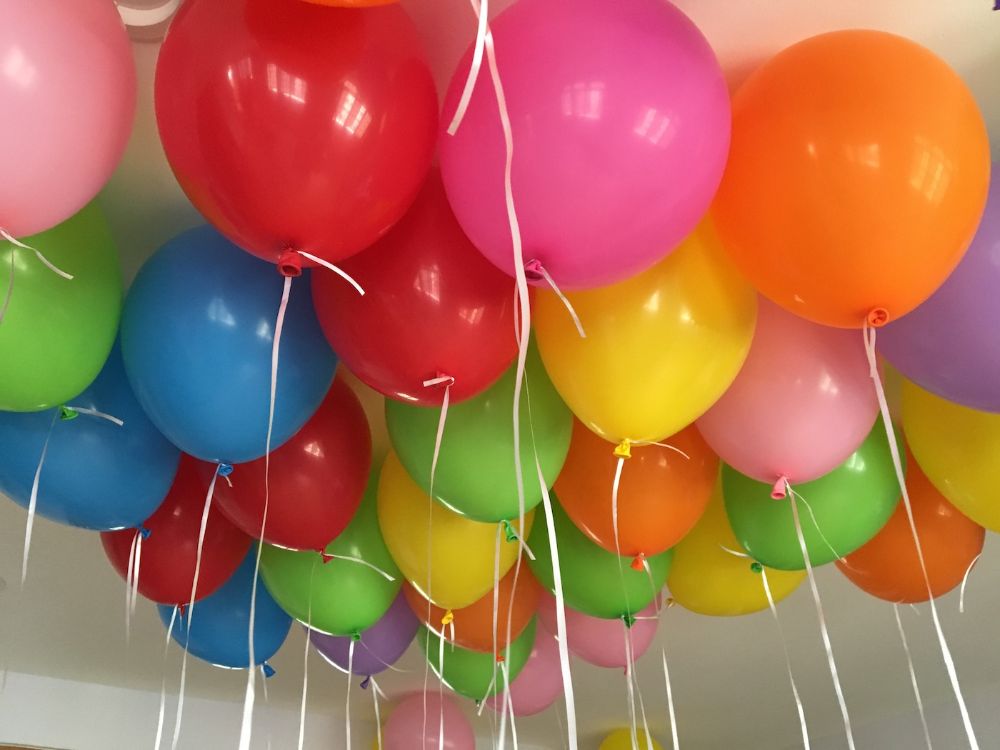 Floating-Helium-Balloons