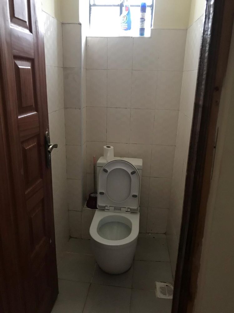 1 bedroom washroom