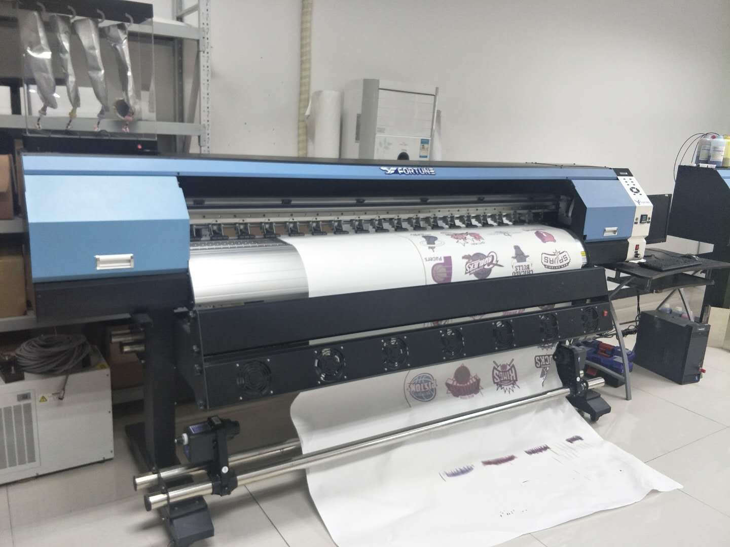 High speed inkjet printer reached 13.5 square meters per . digital large format printer with DX5 print head - Biashara Kenya