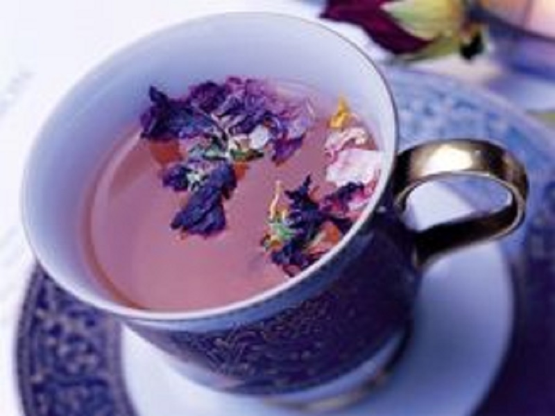 ELEGANT CUP SERVED WITH PURPLE TEA