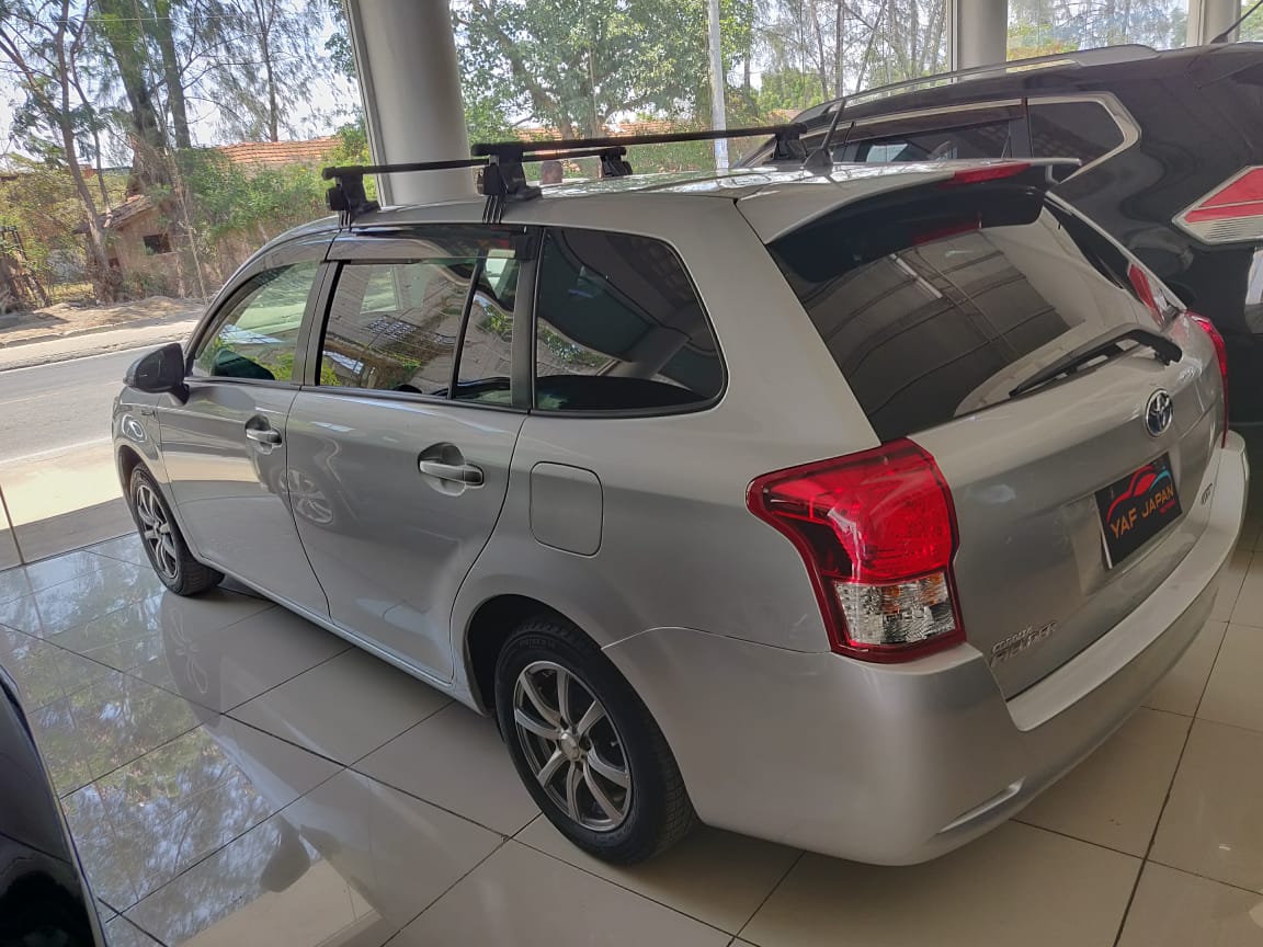 TOYOTA FIELDER HYBRID SILVER 4